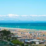 Cozy Flat With Shared Pool-beahost 比比翁