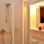Cozy Flat With Shared Pool-beahost